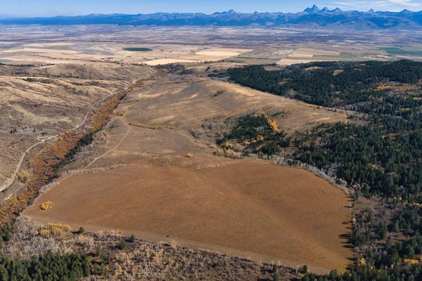04-LR_PUBPICKS-JacksonHoleSotheby-052025