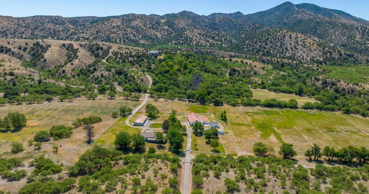 LR_RailXRanch-03